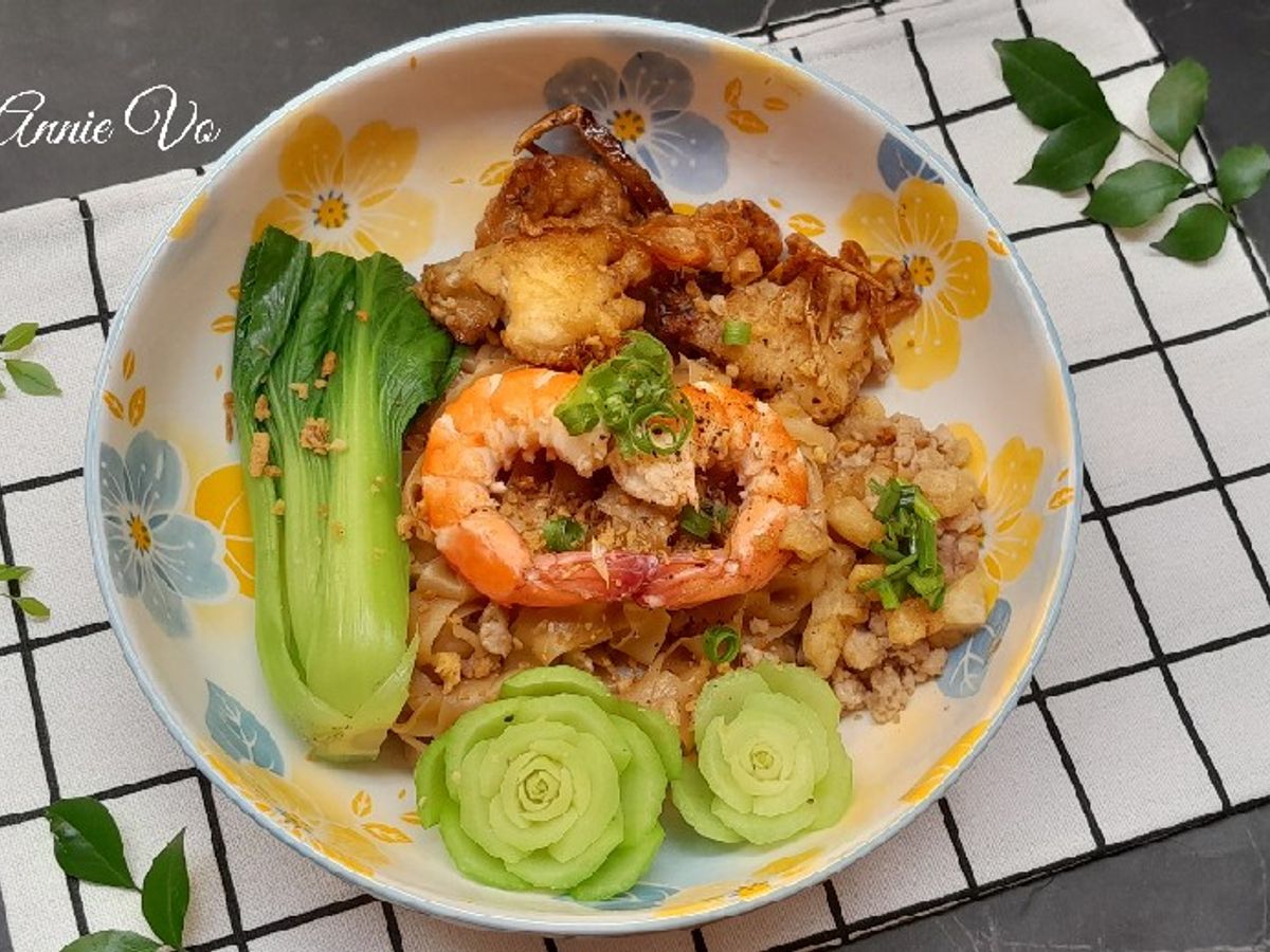 Bánh đa đỏ trộn tôm cua