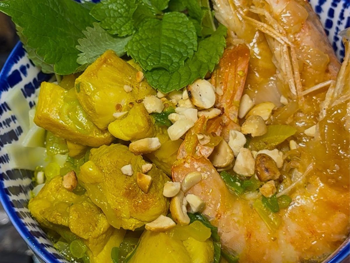 Mì Quảng Gà Tôm