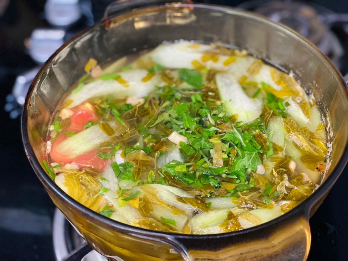 Canh Chua Cá Thu Lá Me