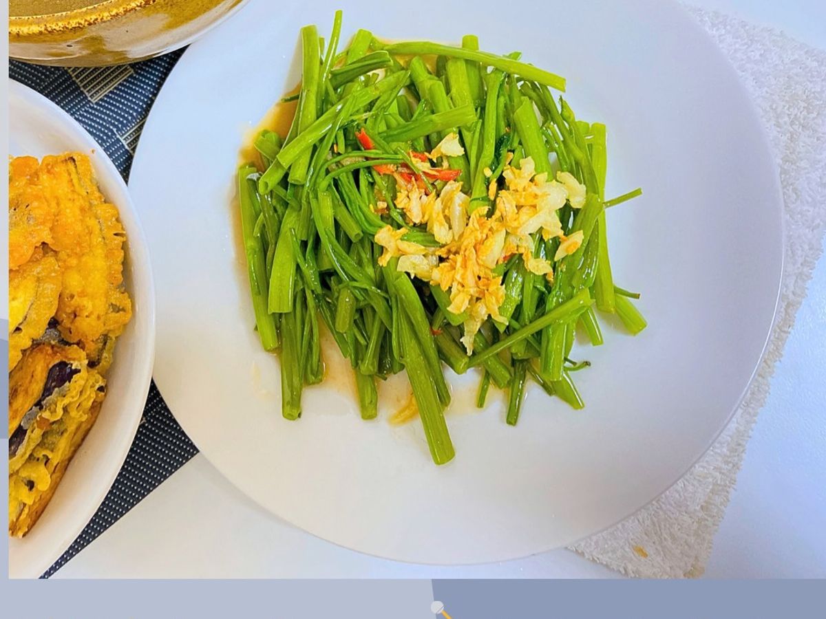 Rau muống xào tỏi 🧄