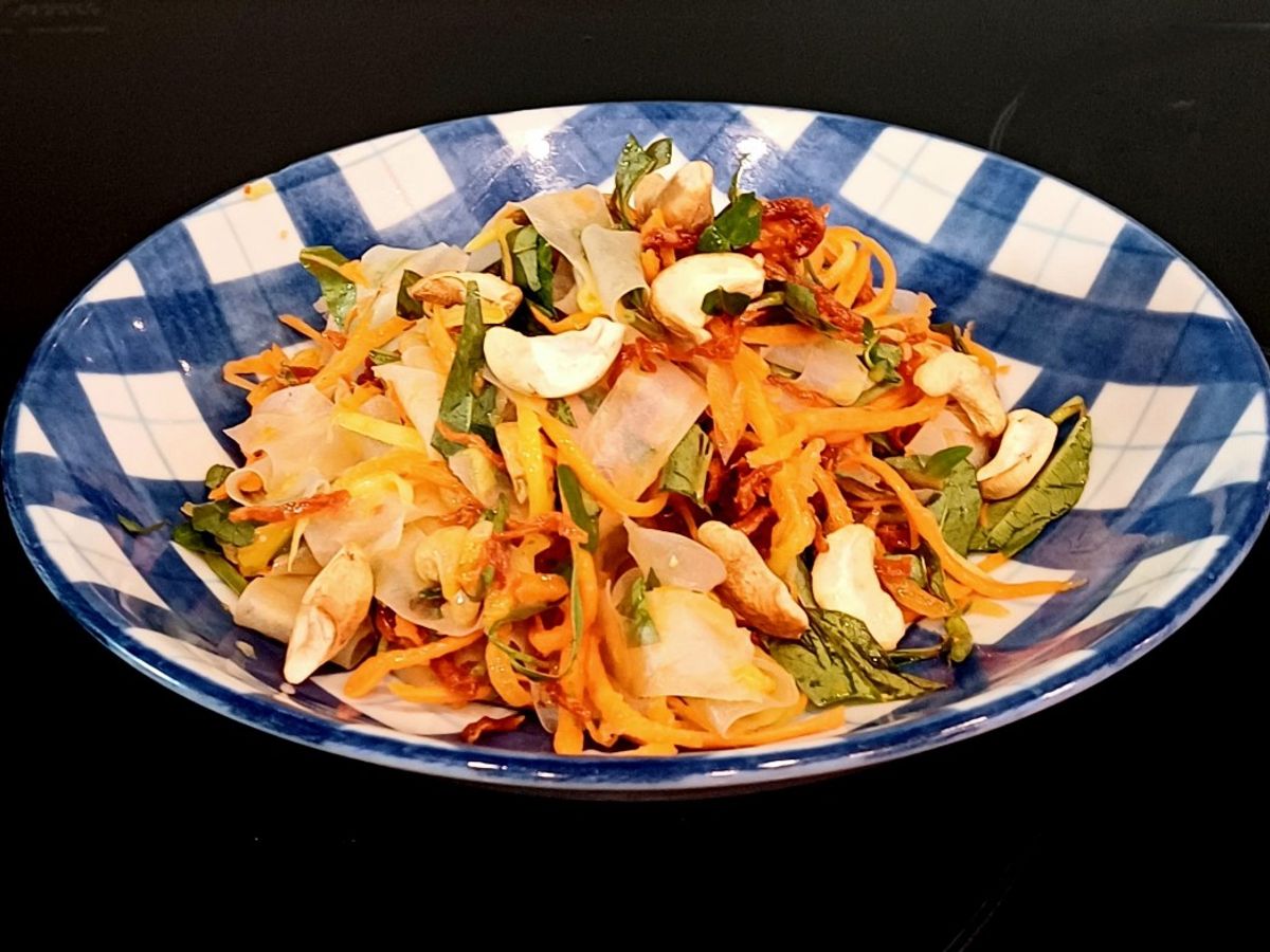 Bánh tráng trộn bò khô