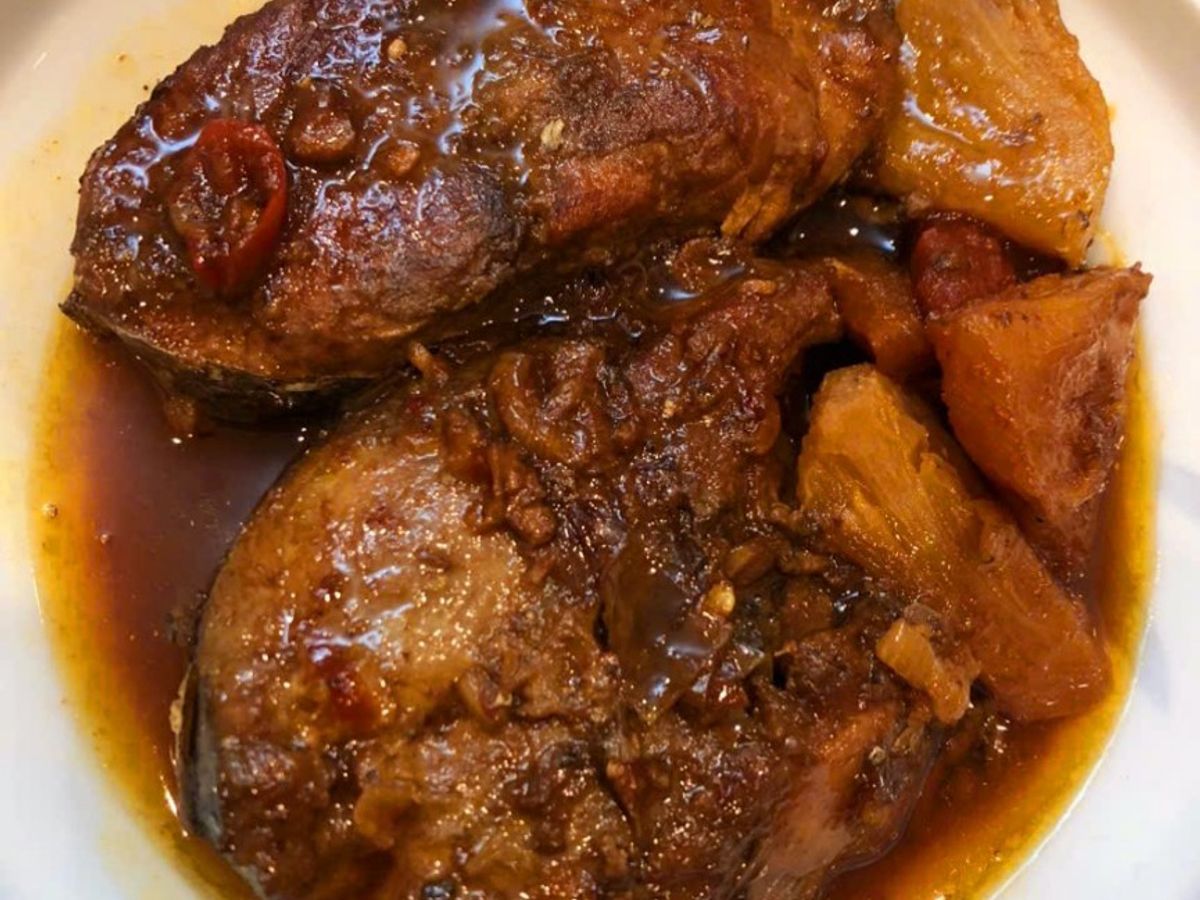 Cá ngừ kho dứa