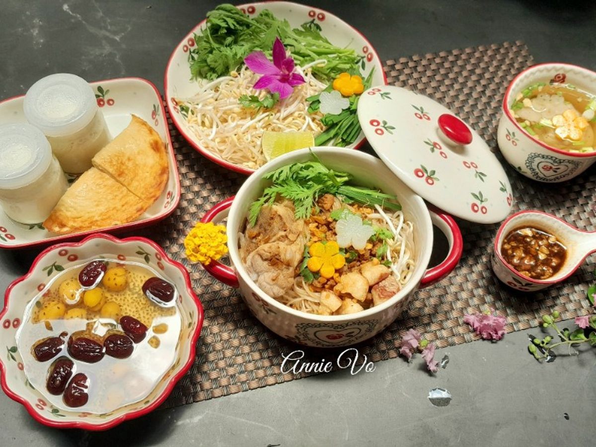 Hủ tiếu giò heo và các món tráng miệng