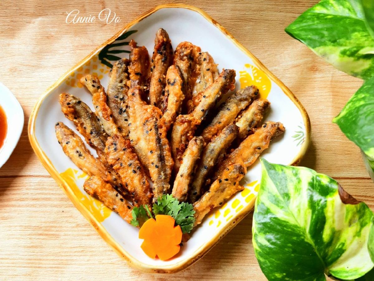 Cá kèo lăn bột chiên giòn