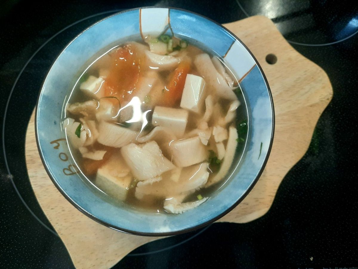 Canh chua nấm, đậu non (chay)
