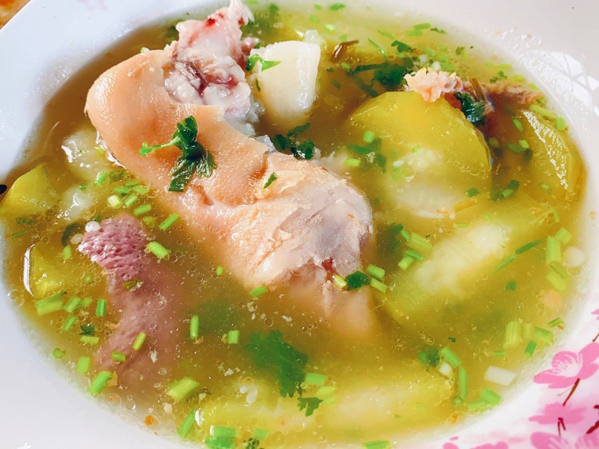 Canh bí đao móng heo