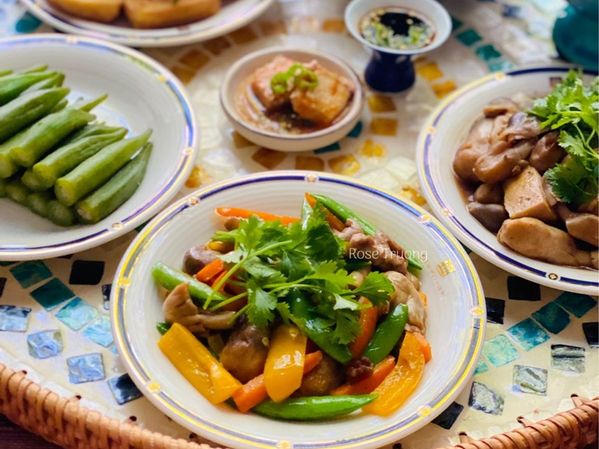 Nấm Xào Ớt Chuông Đậu Hà Lan