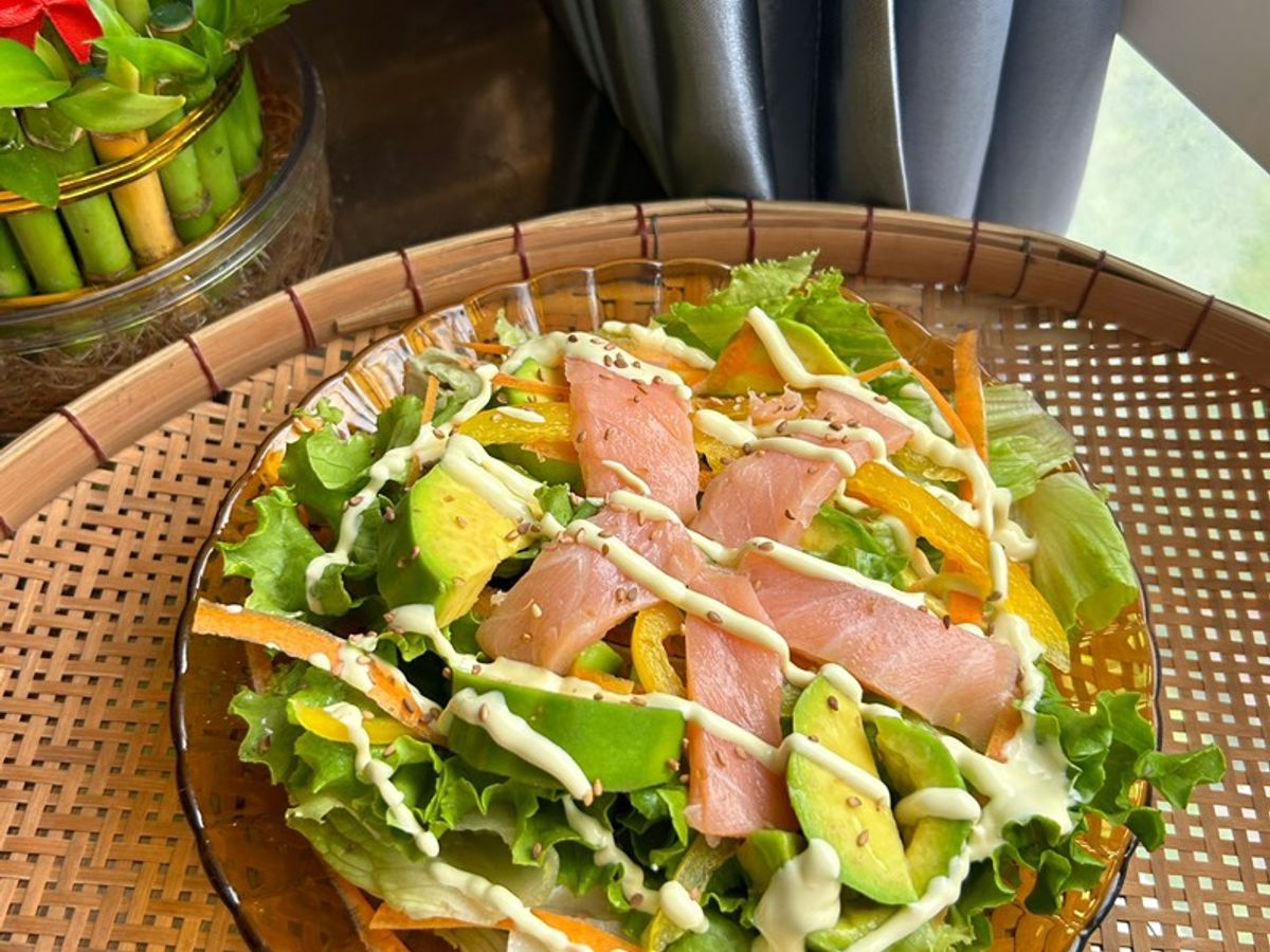Salad Bơ Cá Hồi Xông Khói