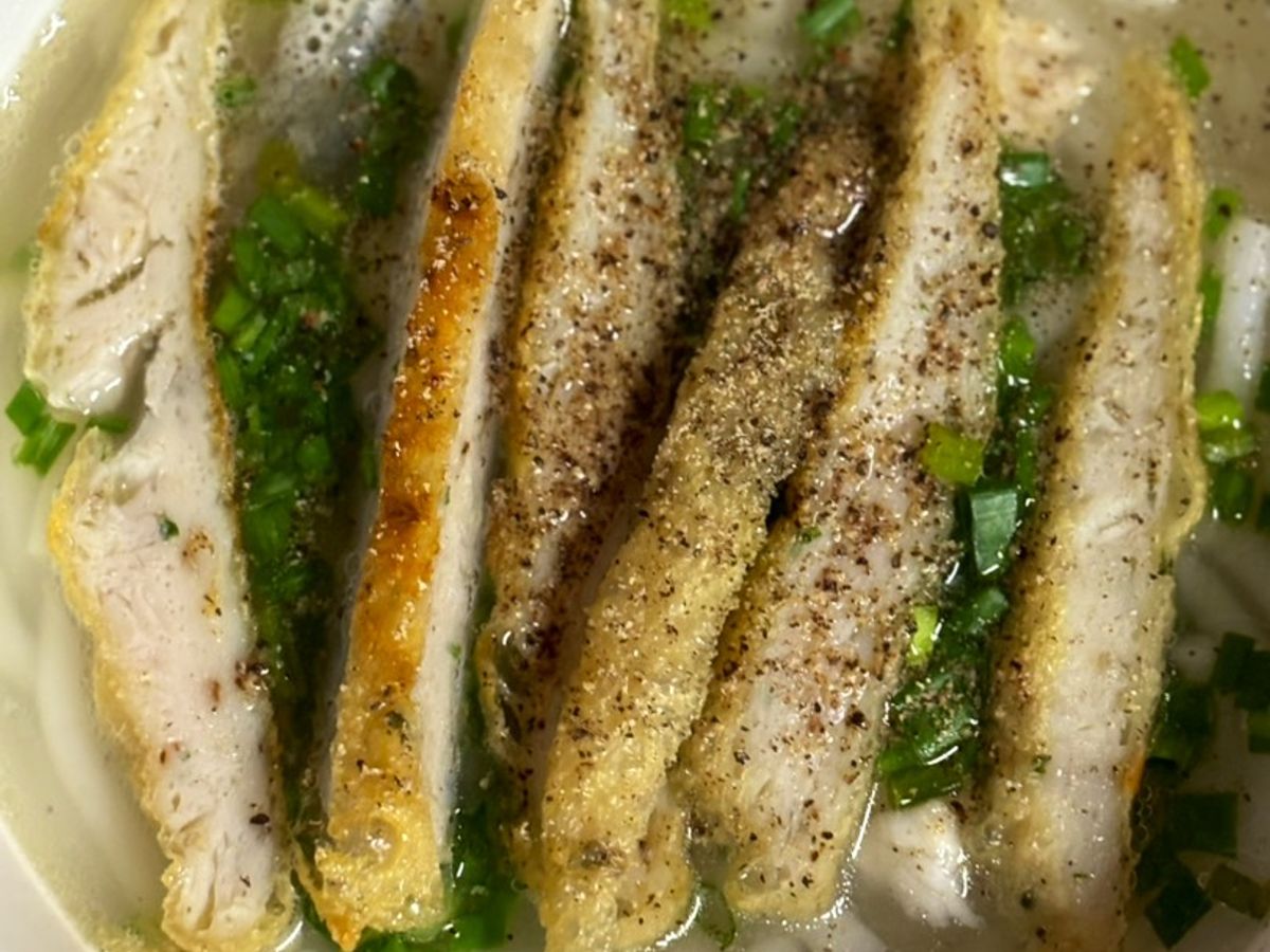 Bánh canh chả cá miền Trung