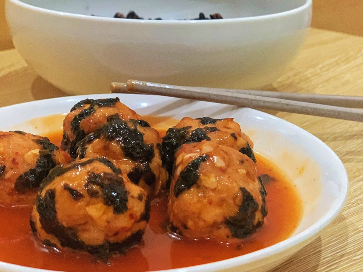 Thịt viên rong biển sốt cay ngọt