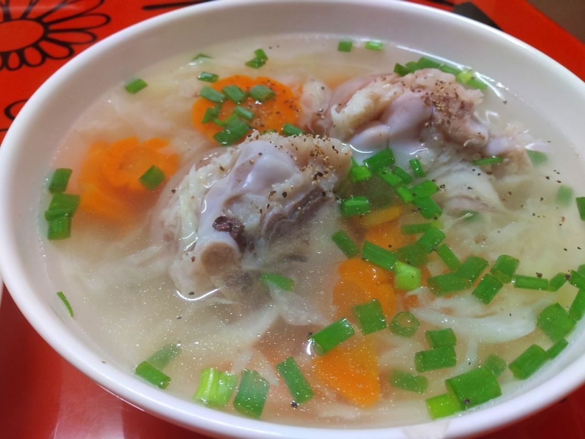 Canh bắp cải nấu giò heo