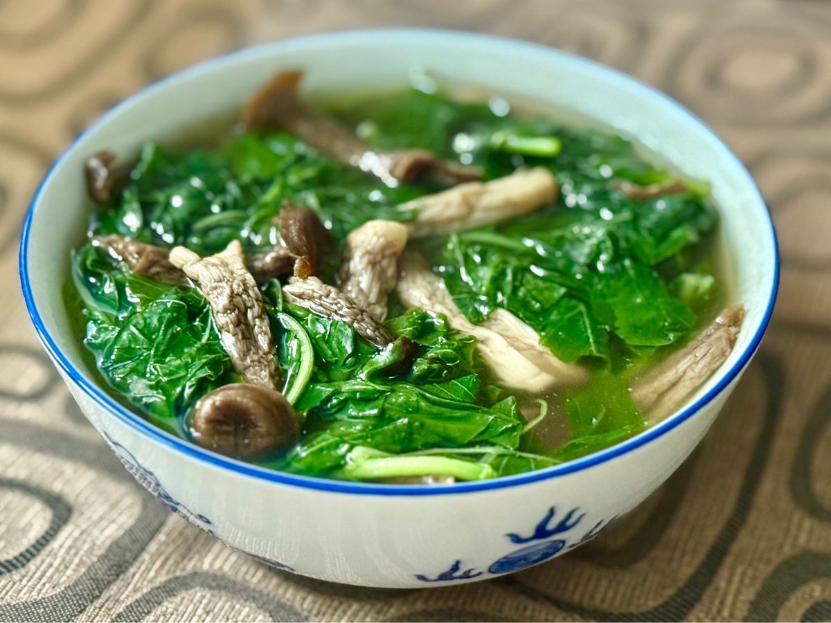 🌱 Canh Rau Dền Nấu Nấm Lộc Nhung Khô