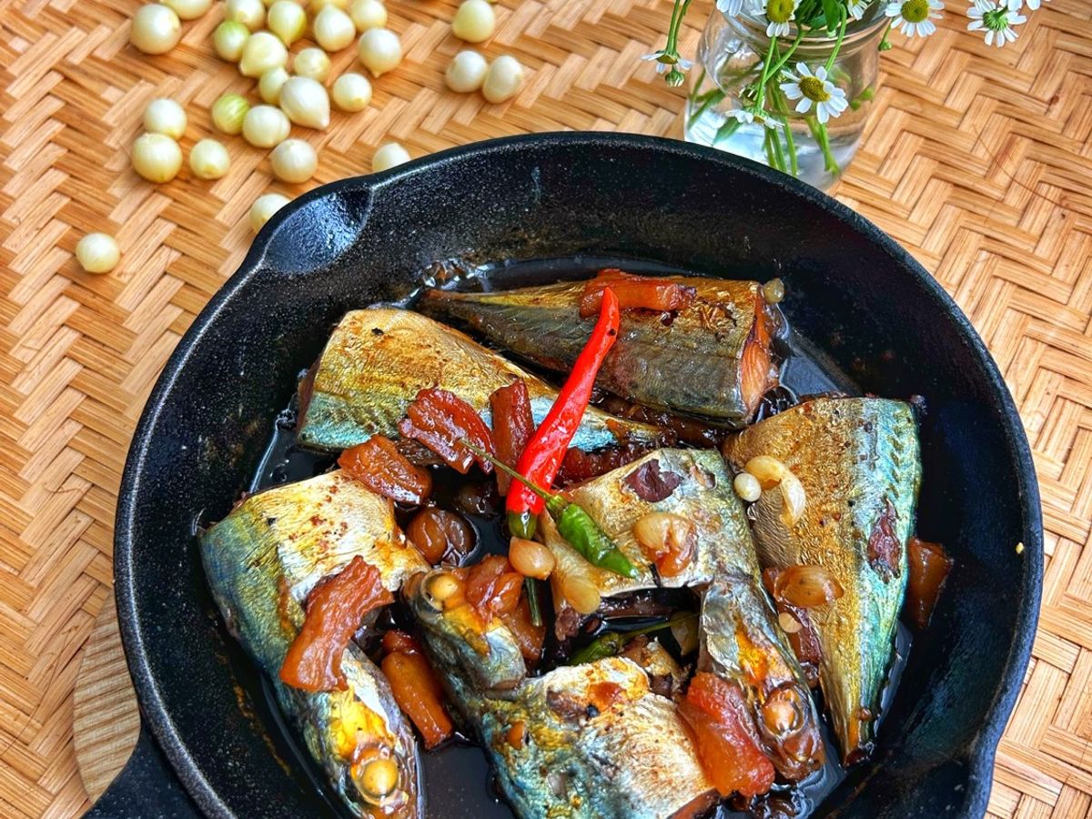 Cá Bạc Má Kho Hành Tăm