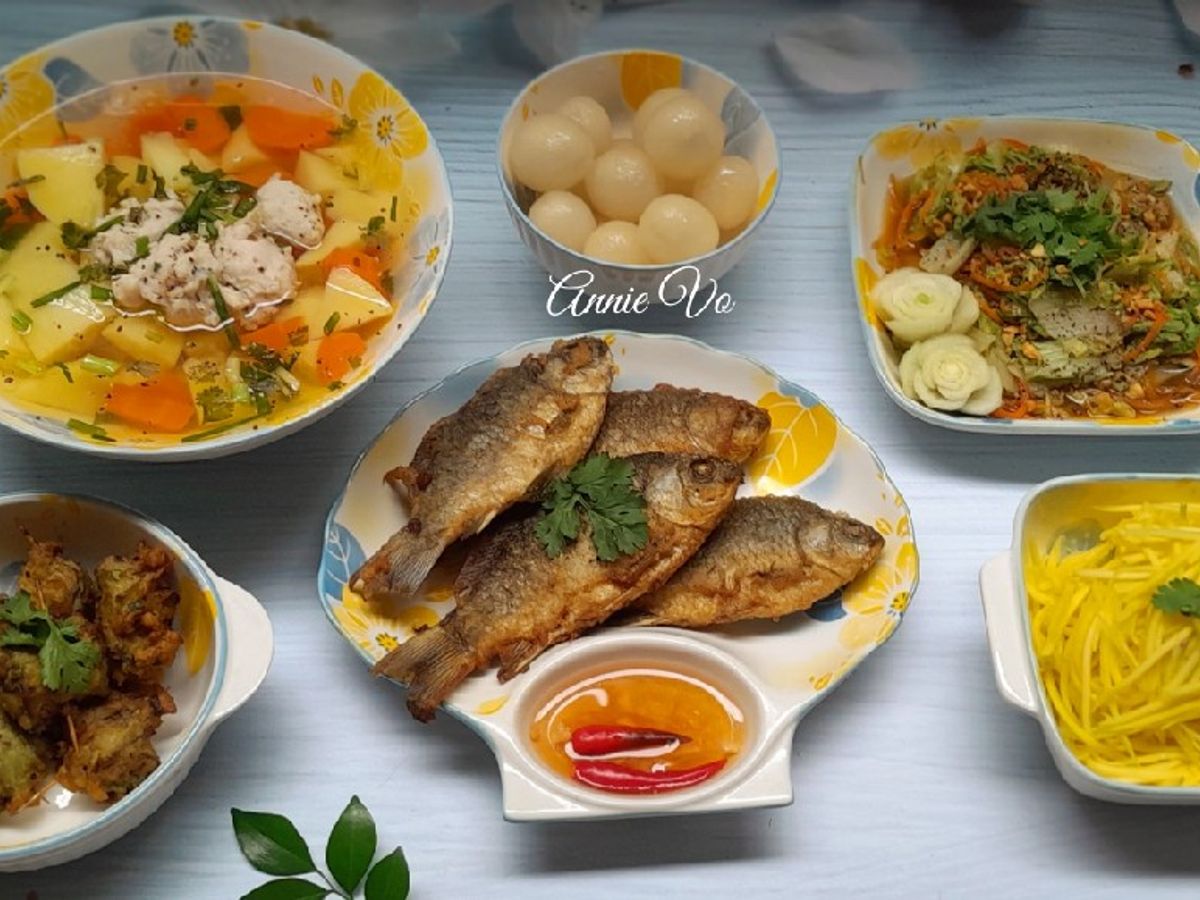Bữa cơm đủ sắc màu