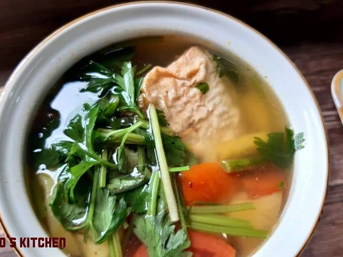Canh cá chim nấu ngót