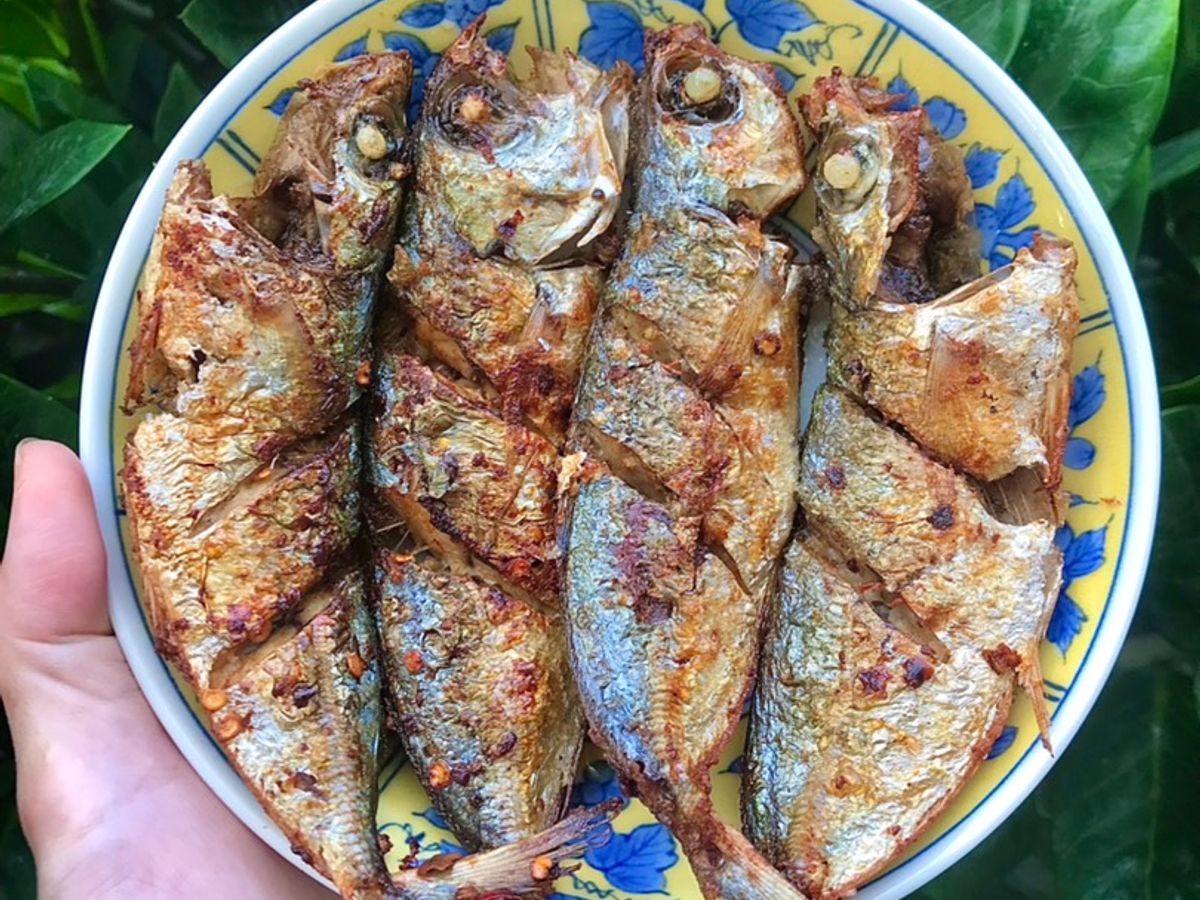 Cá chiên ớt sate