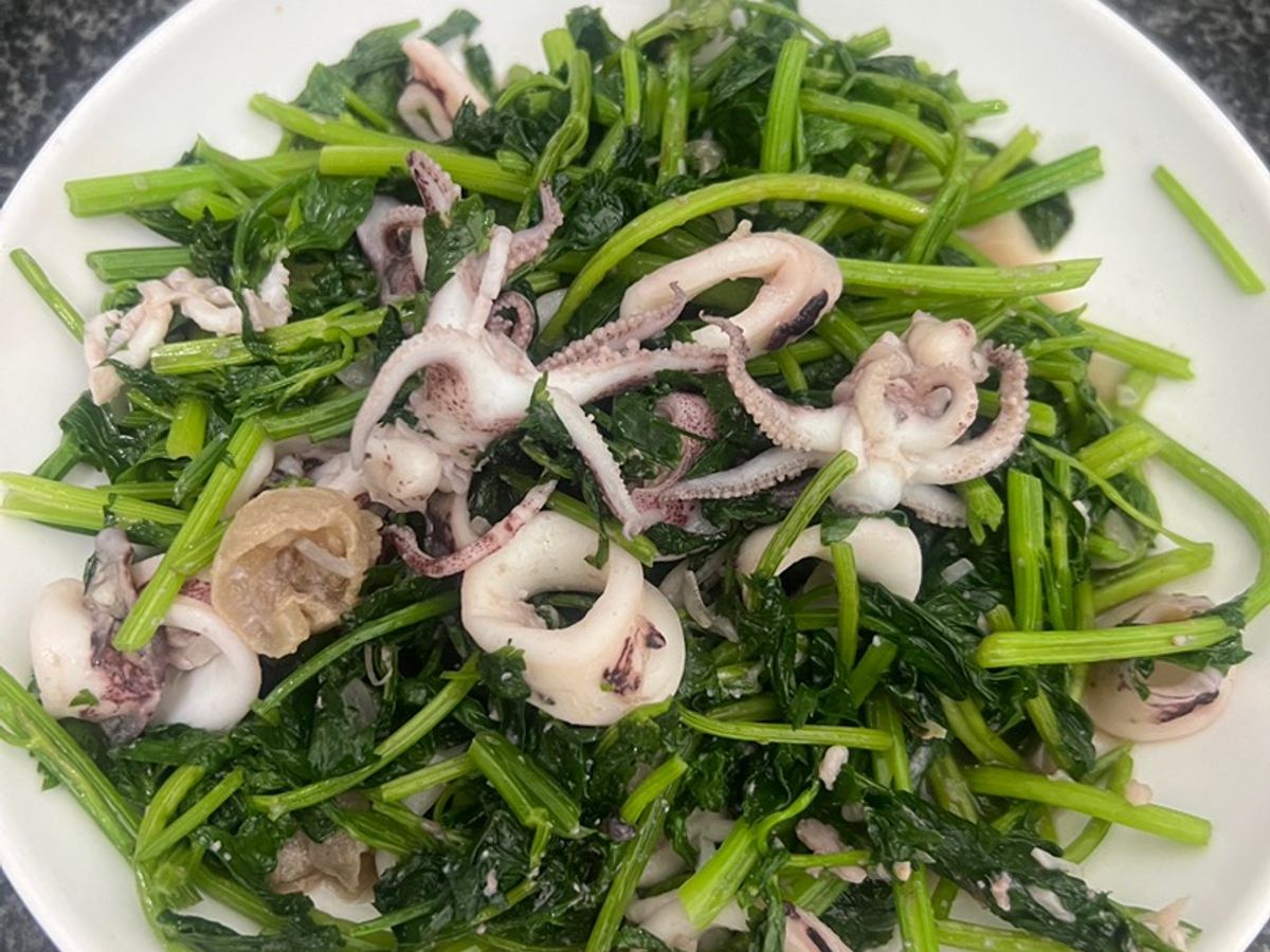 Mực Xào Cần Tây