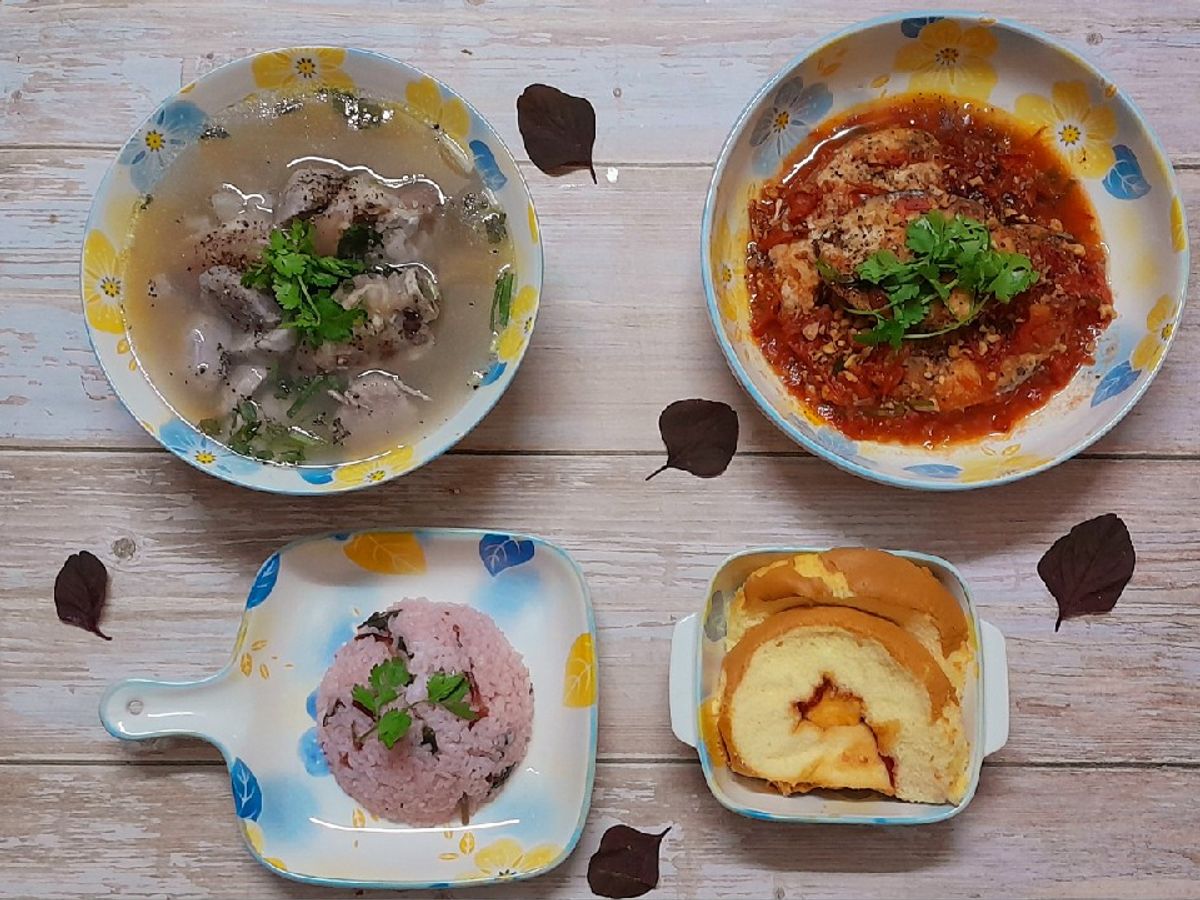 Cơm rang rau dền đỏ và các món dùng kèm