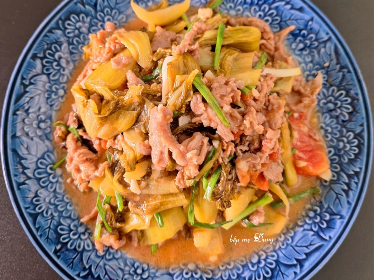 Dưa cải chua xào thịt bò