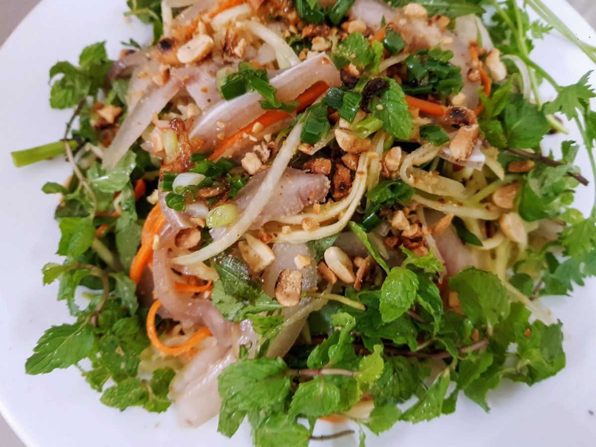 Gỏi đu đủ xanh tai heo