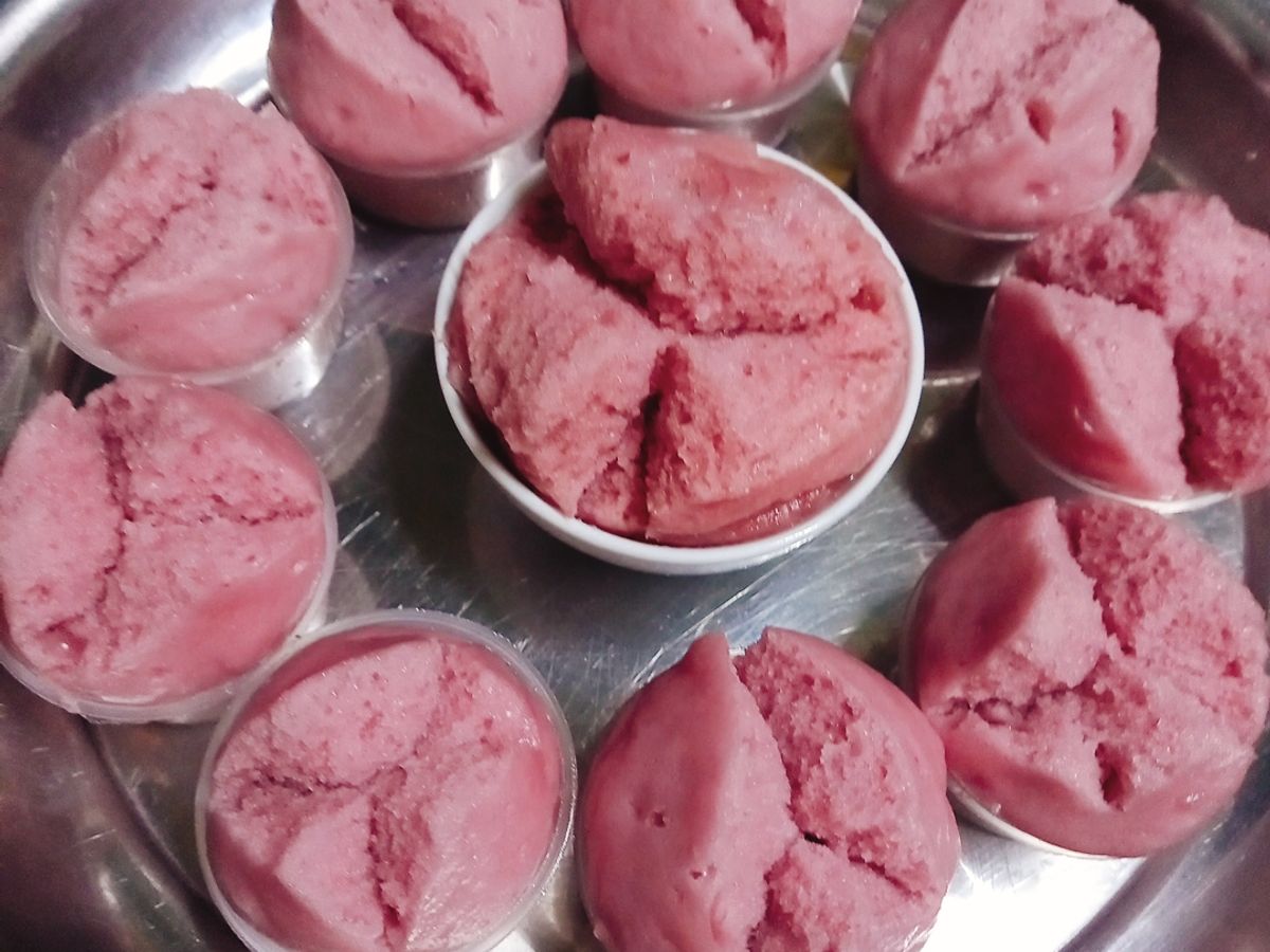 Bánh bò bông làm từ bột mì