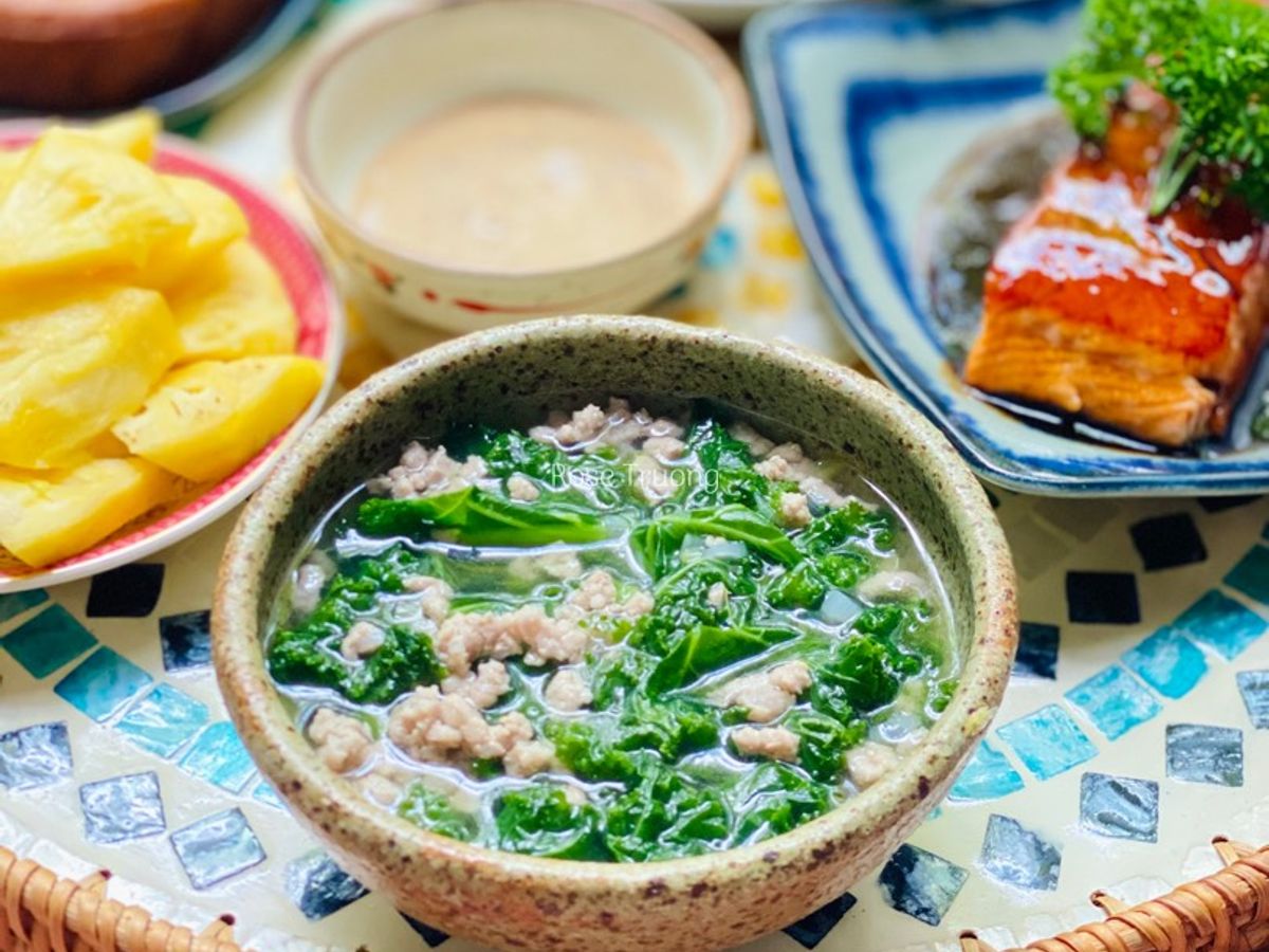 Canh Cải Kale Nấu Thịt Bằm