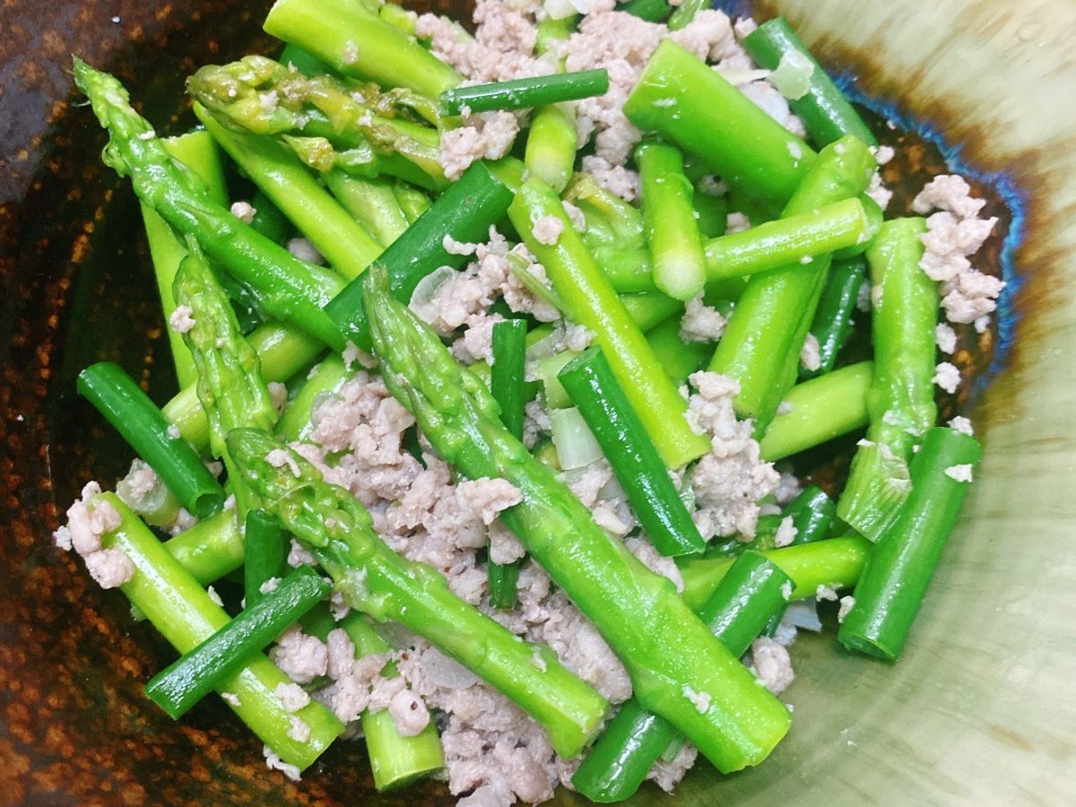 Măng Tây Xào Thịt Bằm