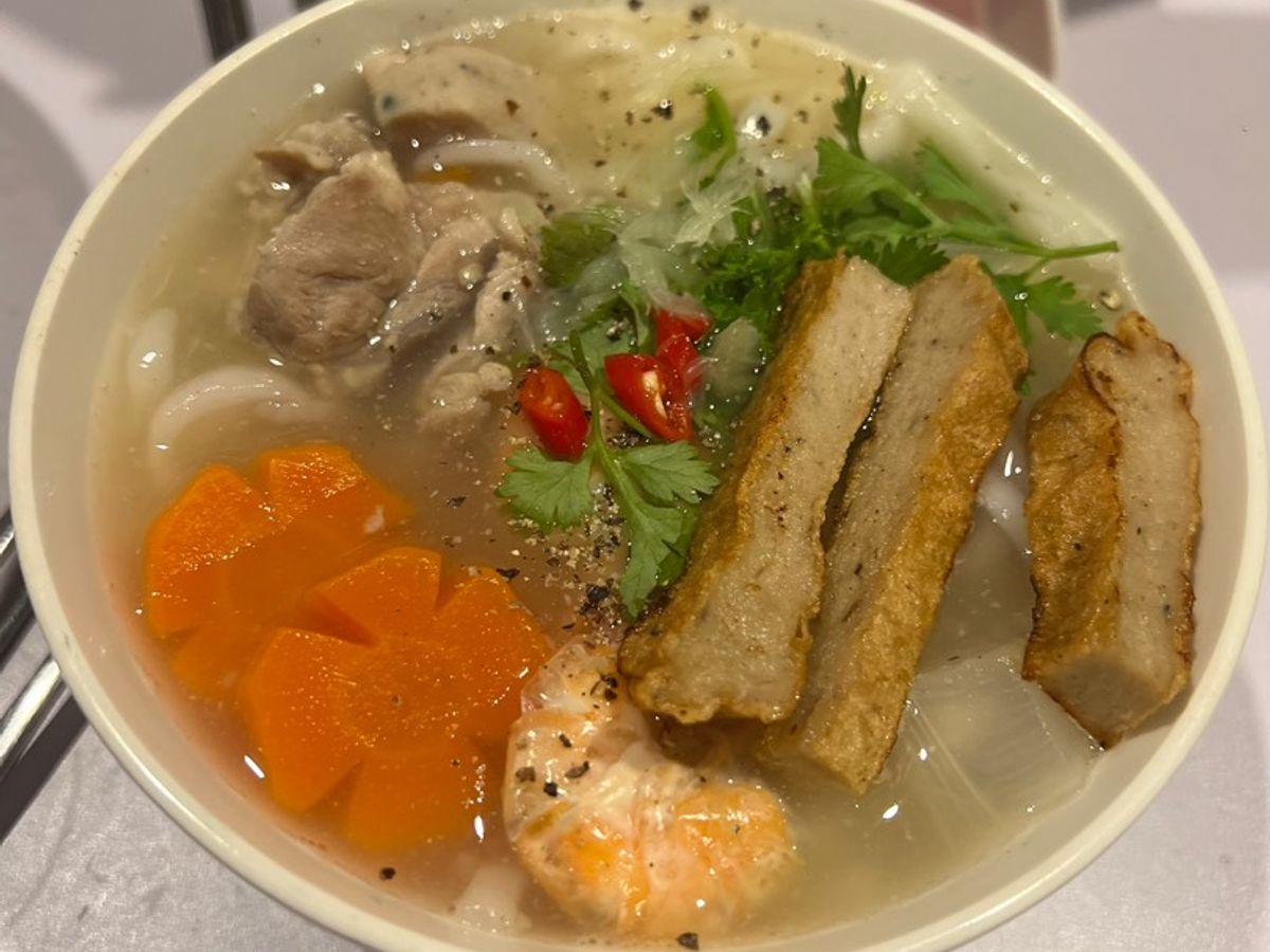 Bánh canh bột xắt chả cá