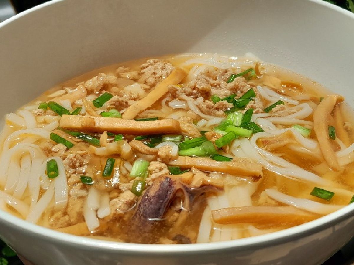Mực khô nấu bánh phở