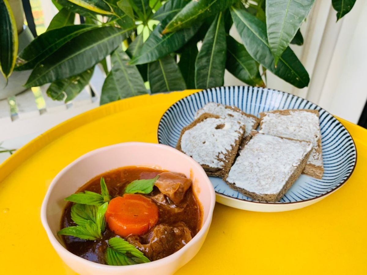 Bò kho dùng gói gia vị có sẵn cực đơn giản