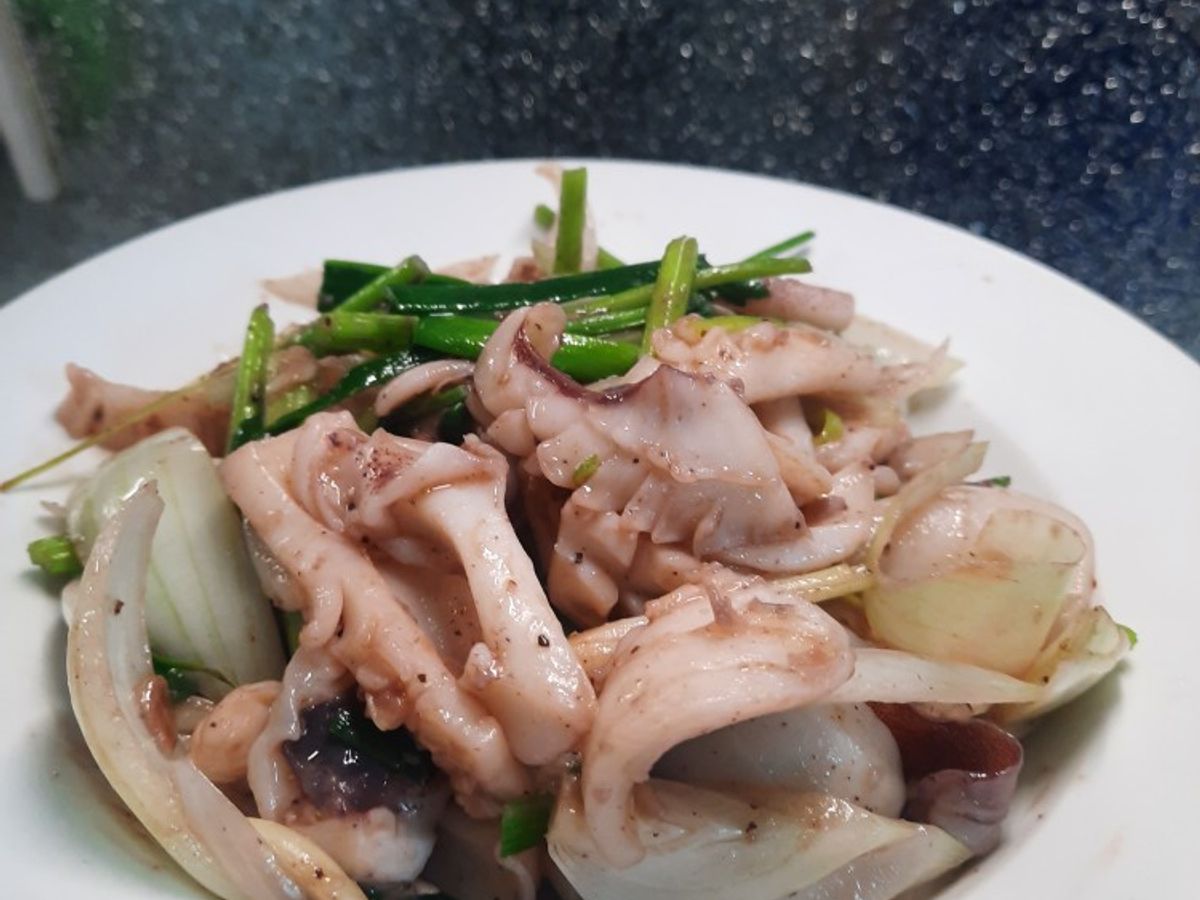 Mực xào hành tây