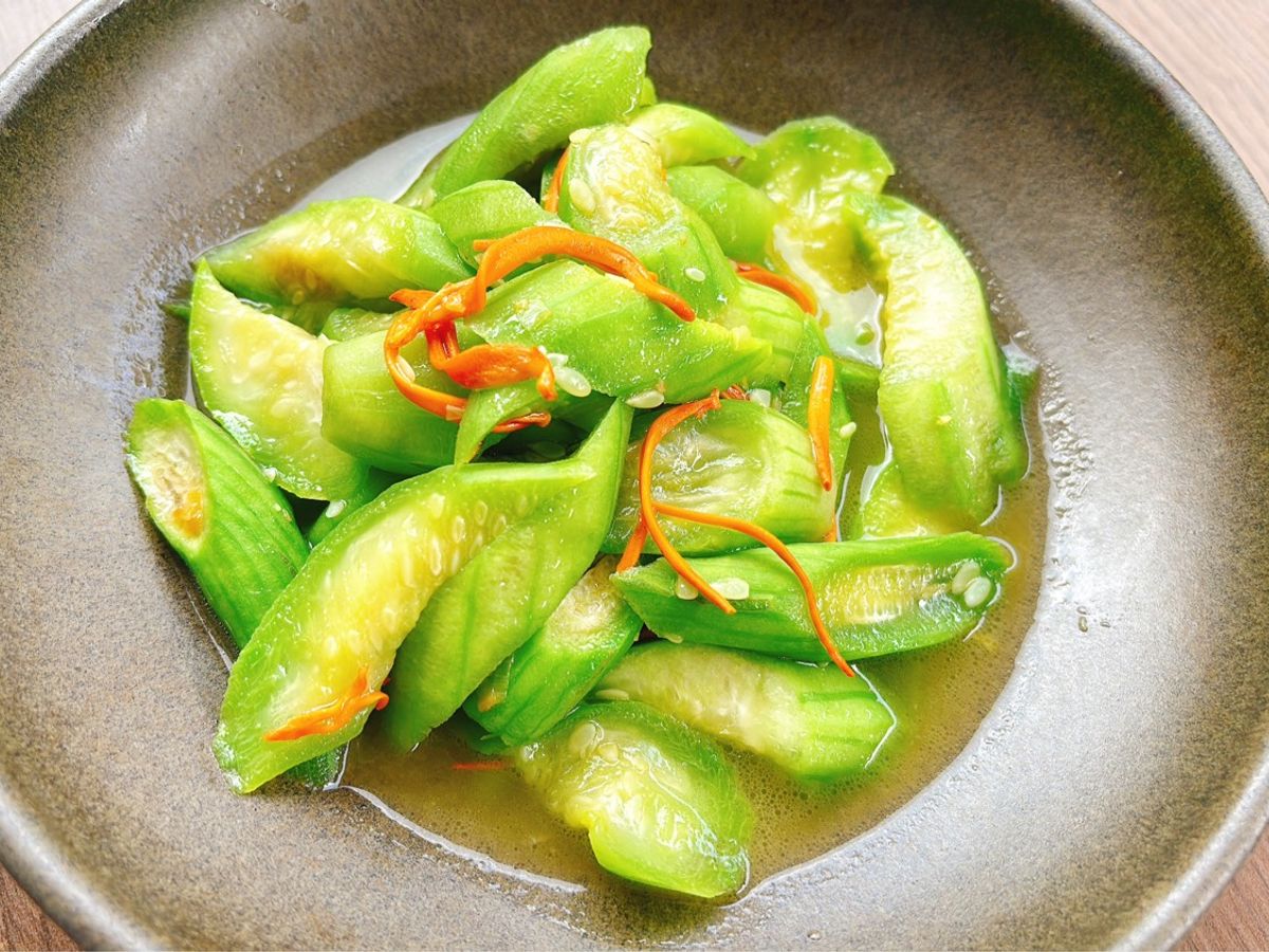 Mướp hương xào nấm trùng thảo