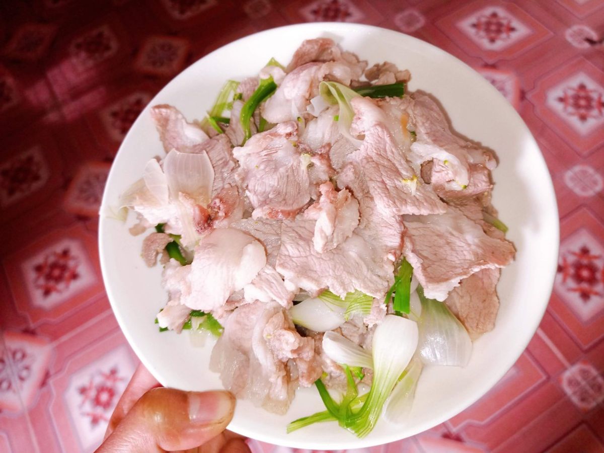 Thịt heo chần hành