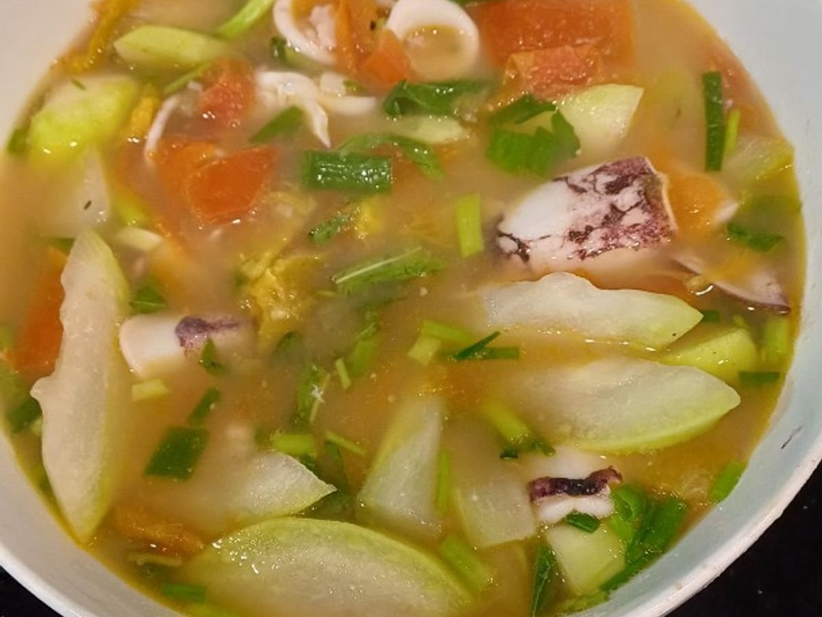 Canh bầu nấu mực