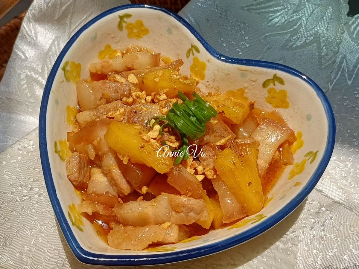 Thịt ba rọi kho thơm