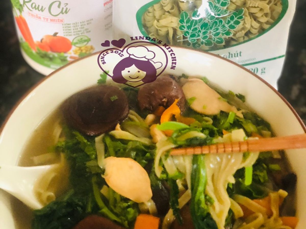 Mì chùm ngây với nấm & rau củ