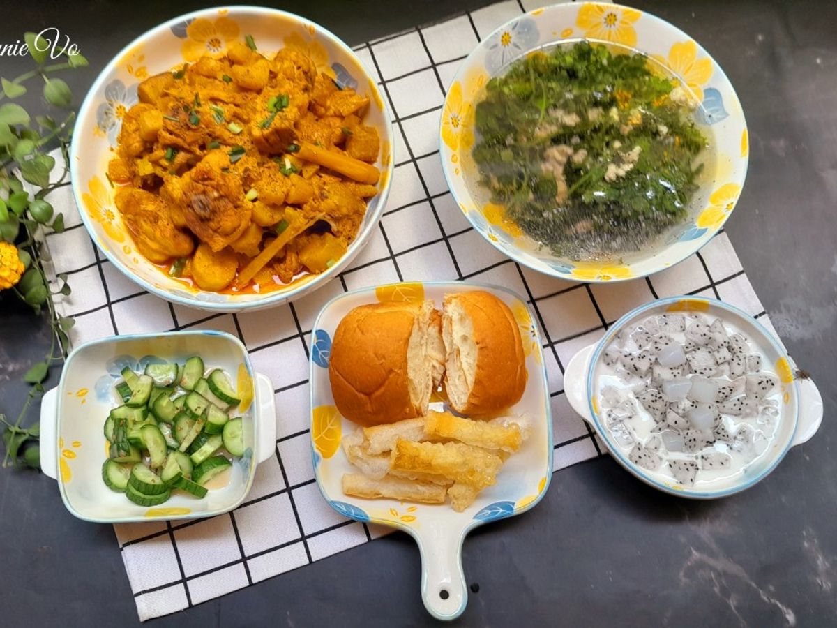 Cơm nhà nhiều món ăn ngon
