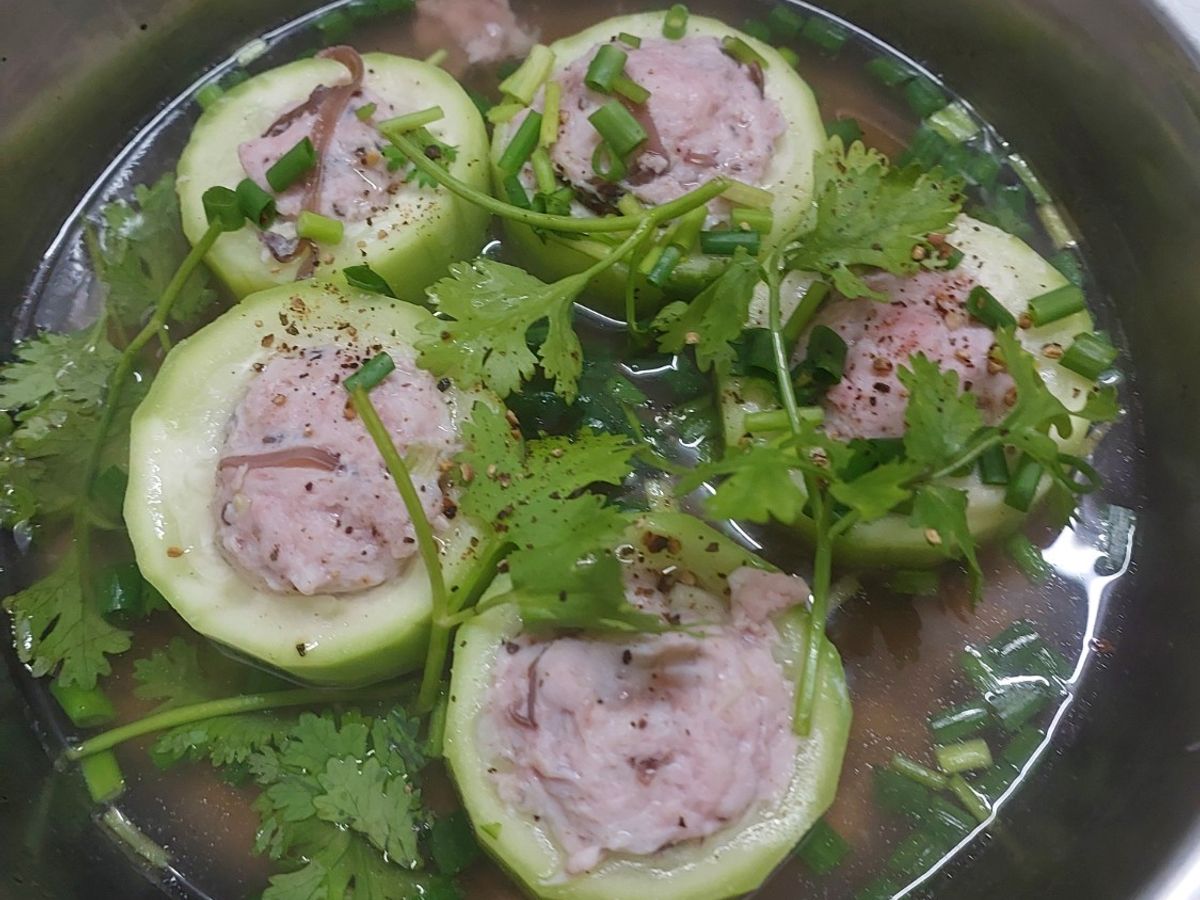 Chả cá thác lác hấp bầu