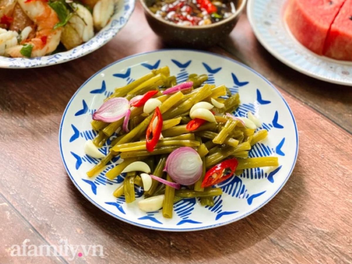 Rau Muống Ngâm Chua Ngọt