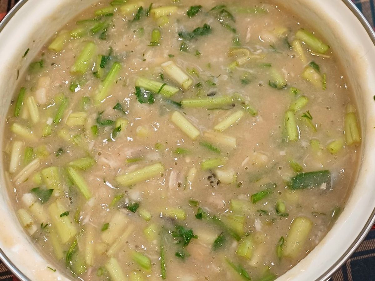 Canh củ nấu cá quả, rau cần