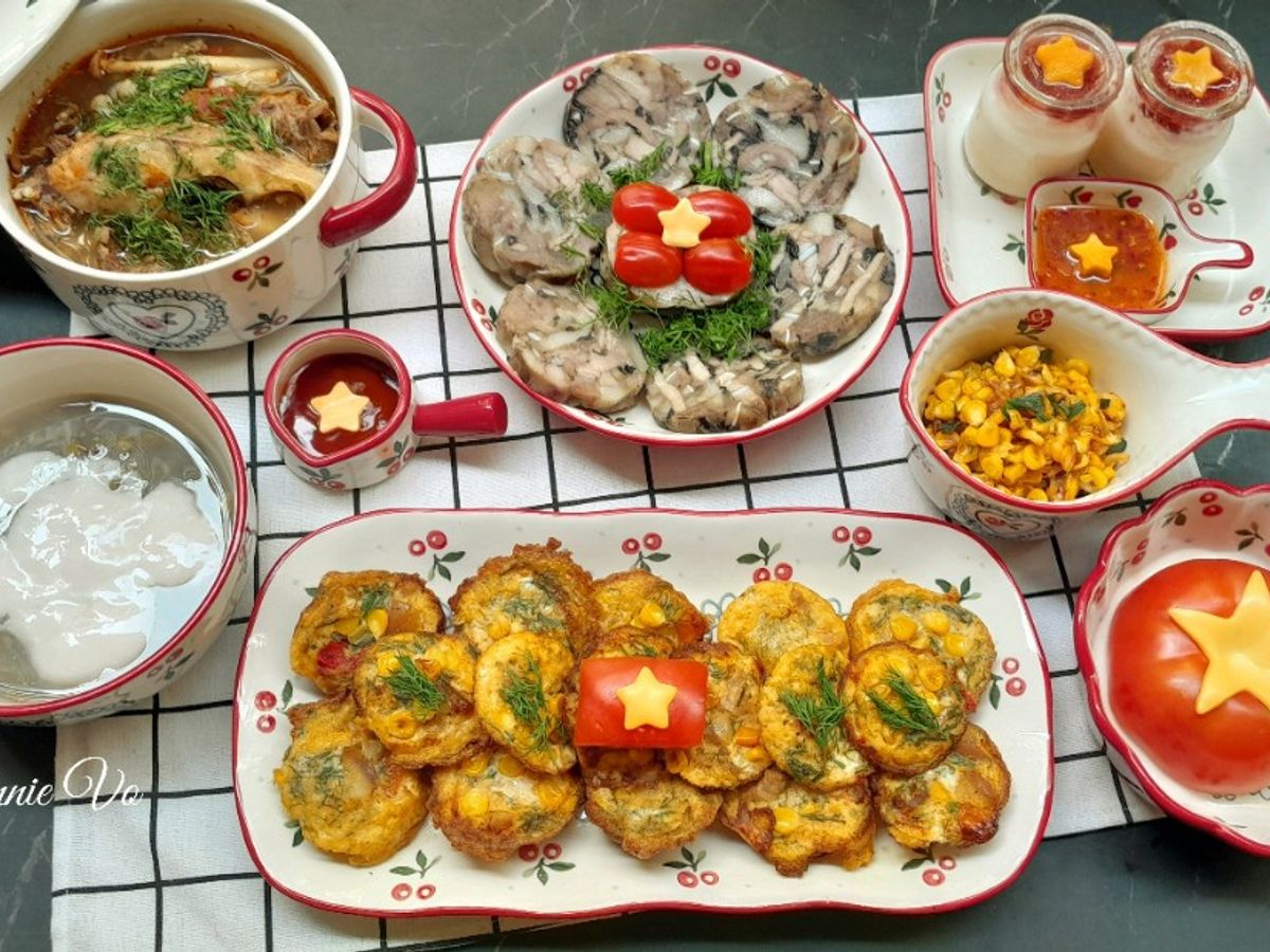 Cơm nhà nhiều món mừng ngày thống nhất 30.4