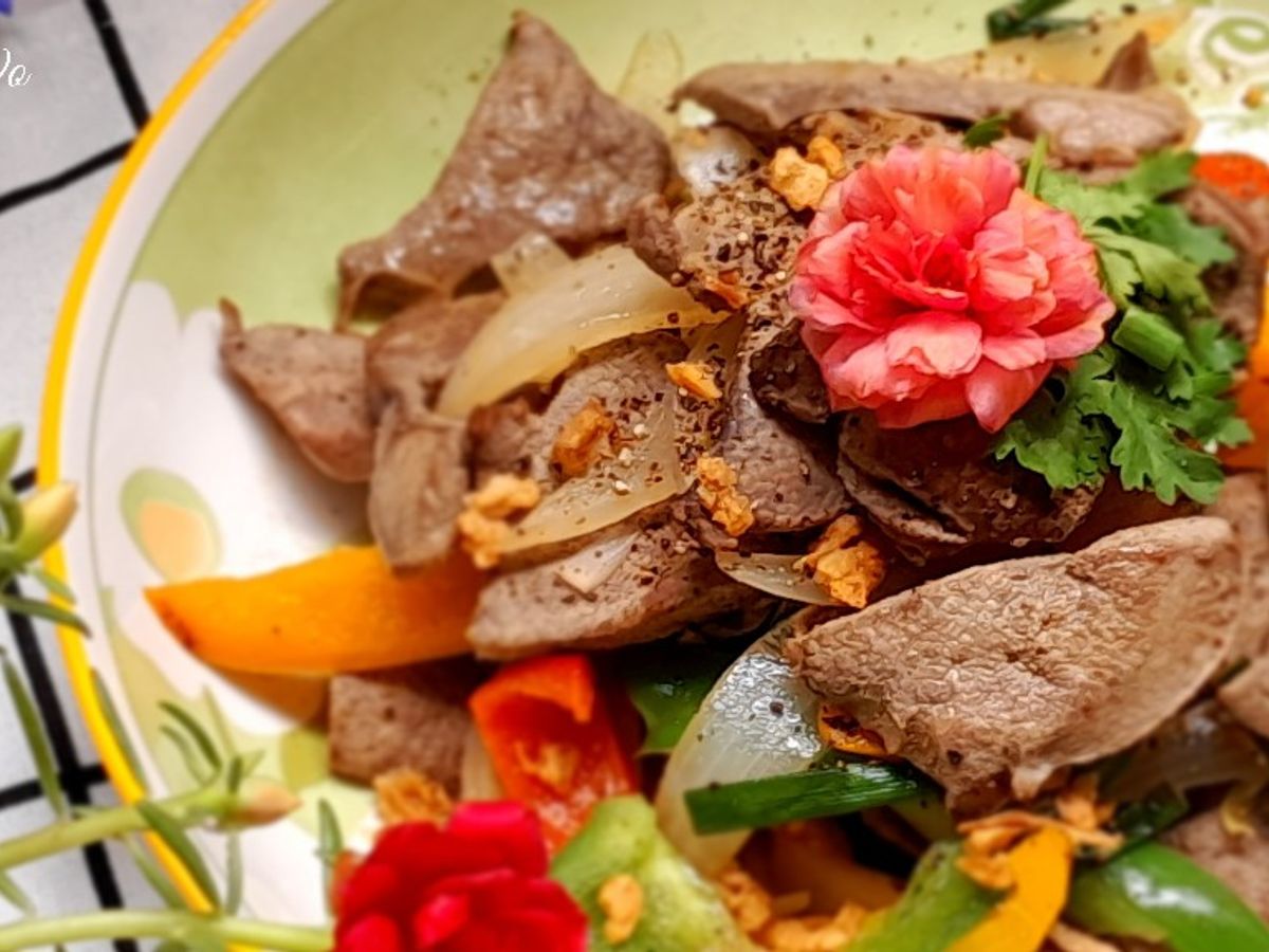 Gan heo xào ớt chuông