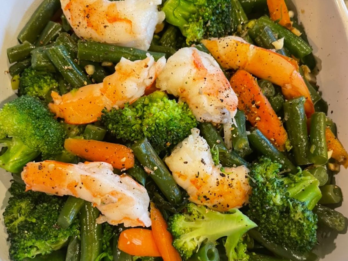 Bông cải xào tôm (vegetables with shrimp)