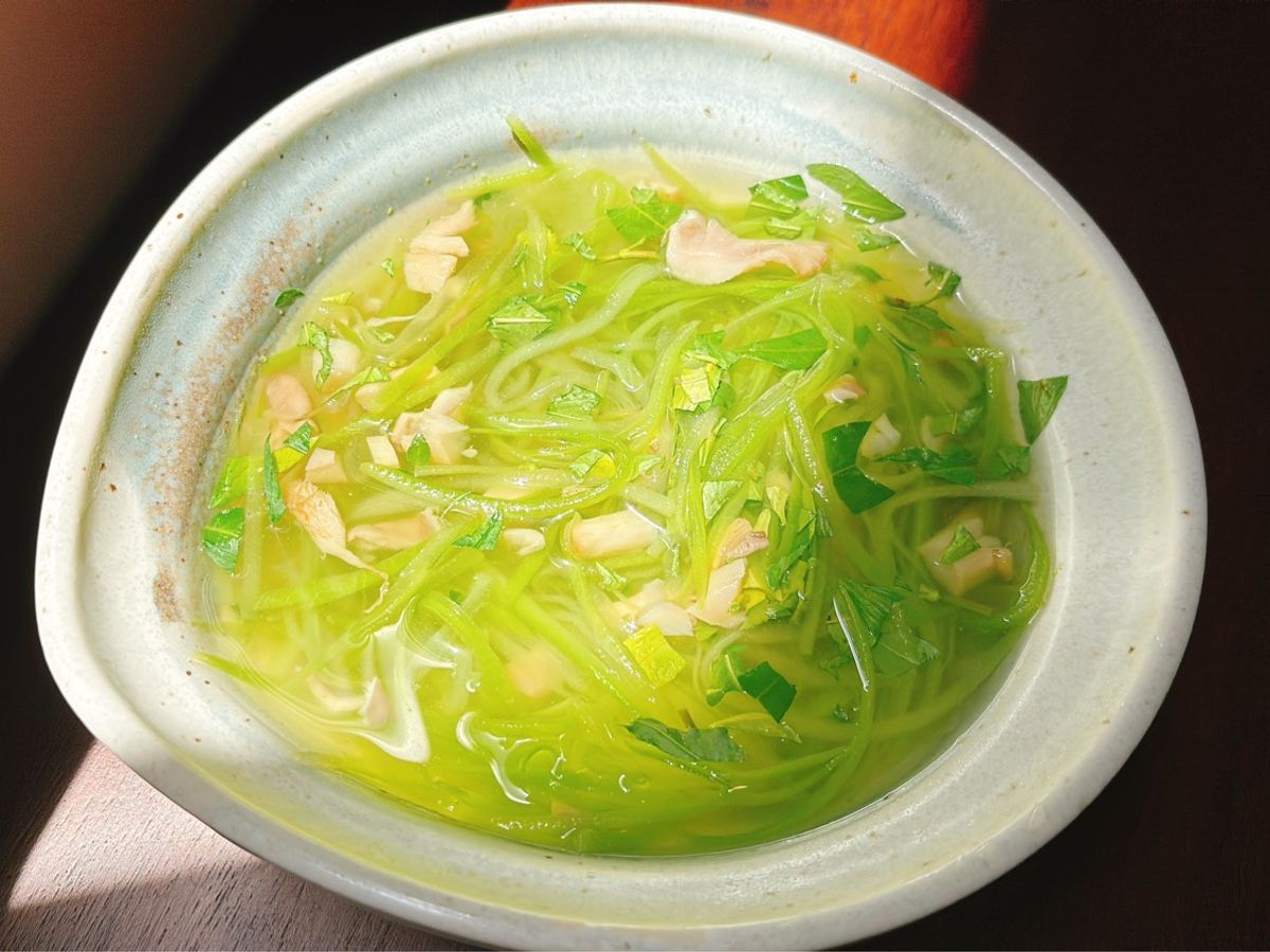 Canh bầu nấu nấm