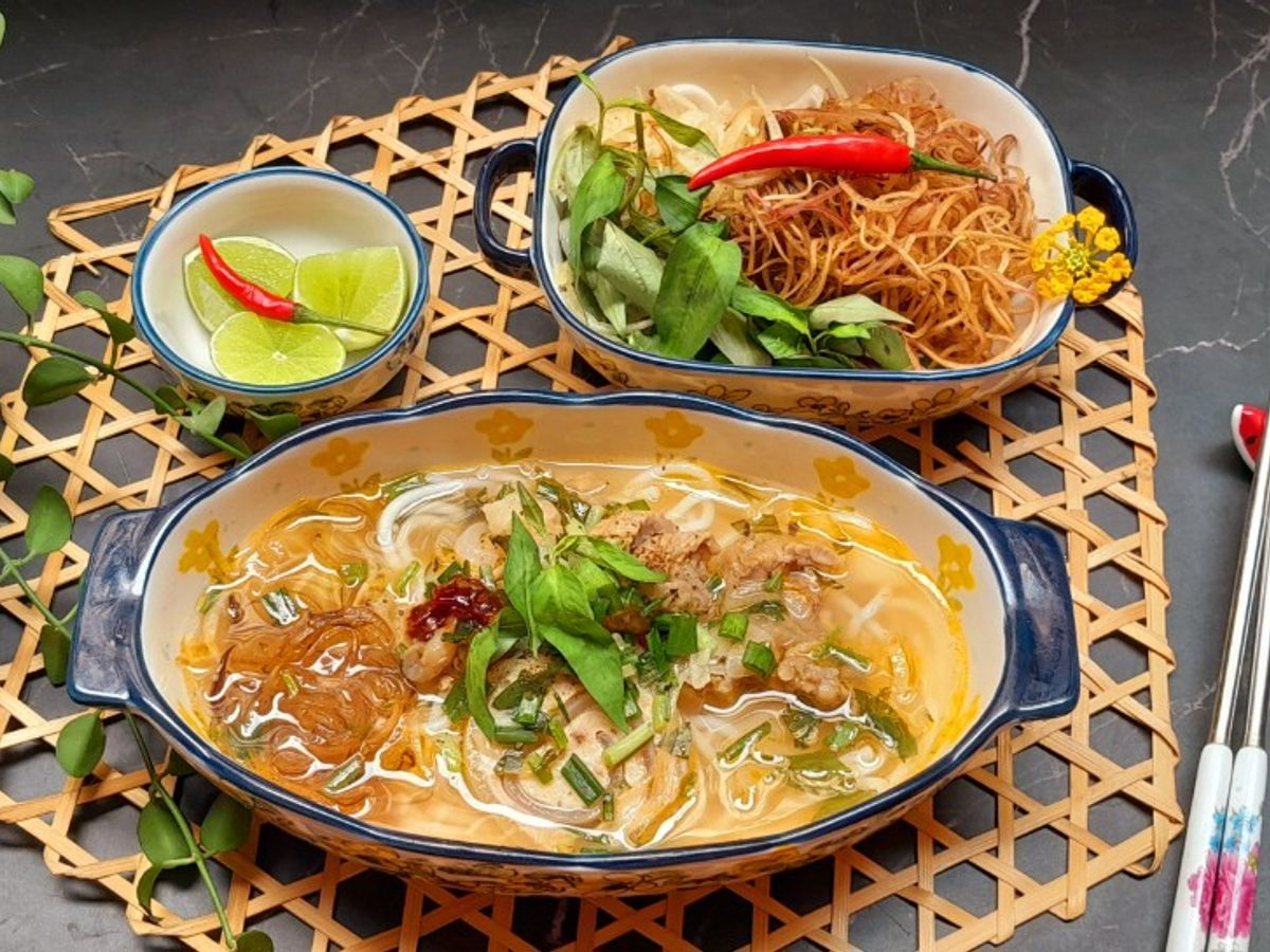 Bún bò gân chả bì đơn giản