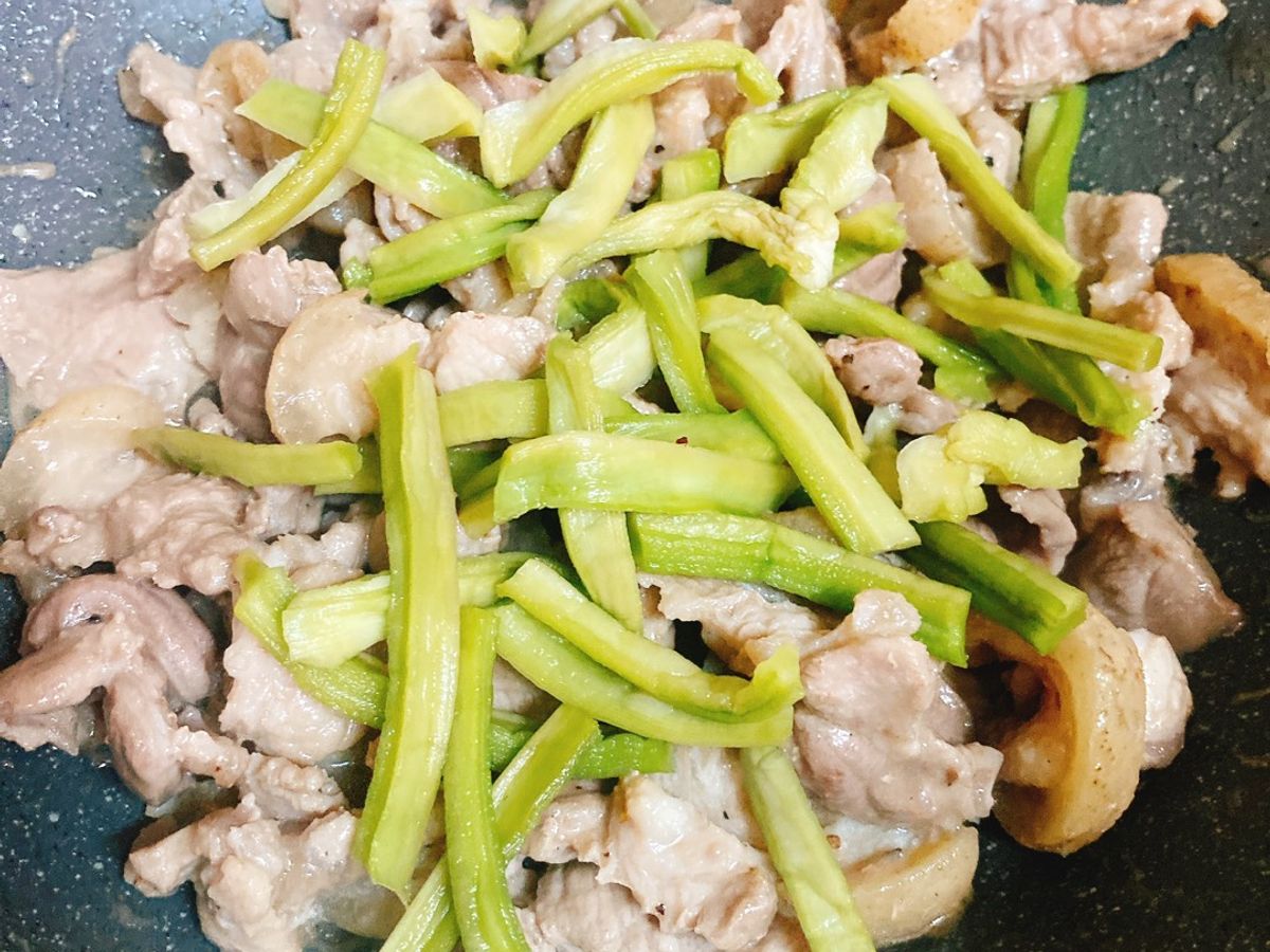 Rau Tiến Vua Xào Heo Rừng