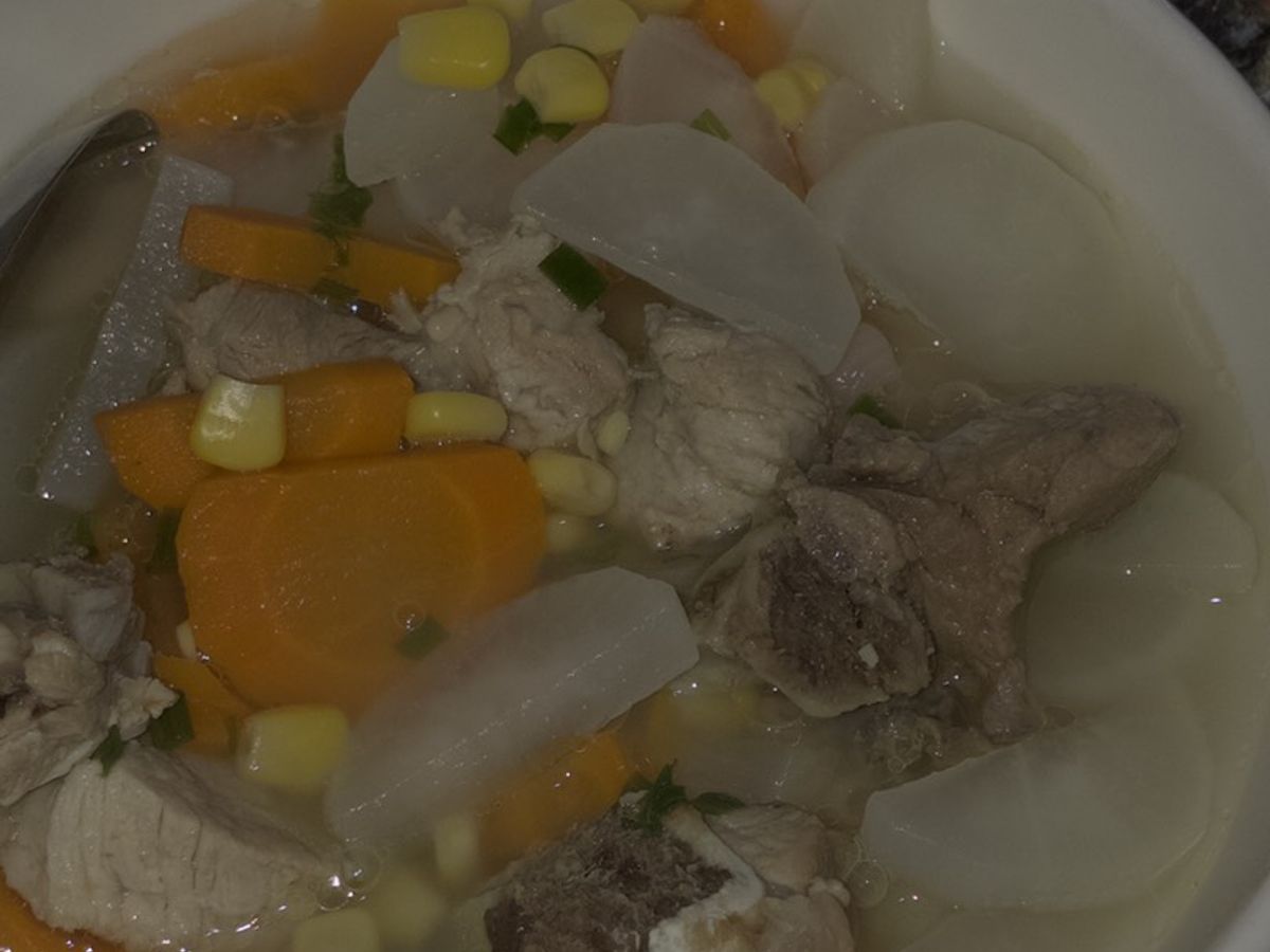 Nui gạo lứt hầm xương rau củ