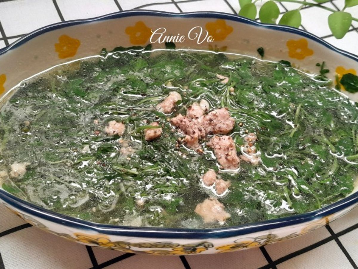 Canh xà lách xoong nấu thịt xay