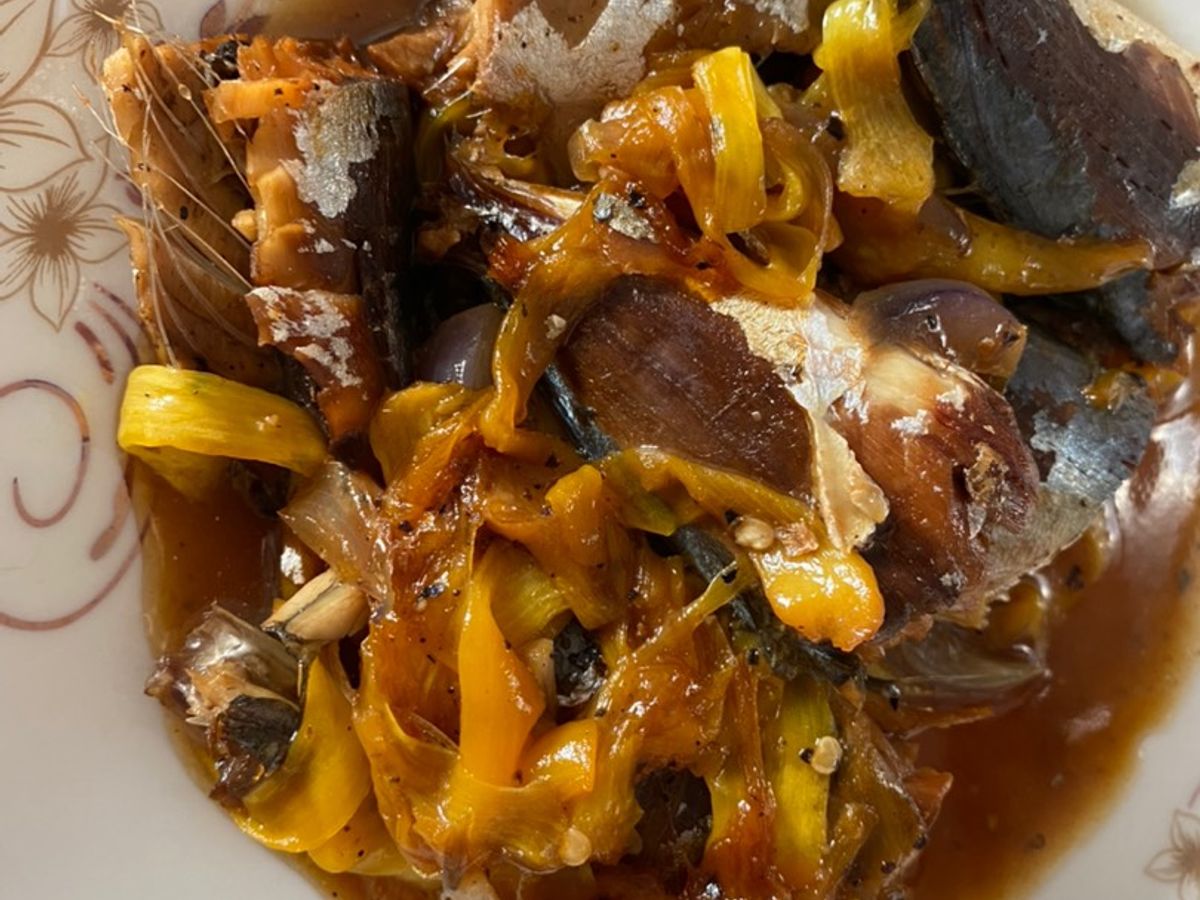 Cá nục kho xơ mít