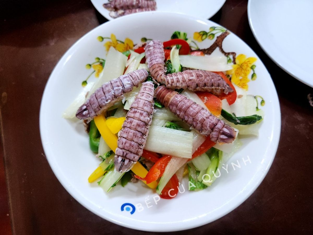 Tôm tít (bề bề) bóc nõn xào rau quả